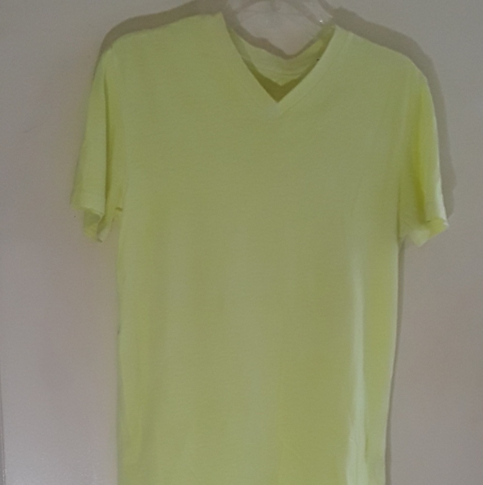 Americsn Eagles Neon green v neck tshirt